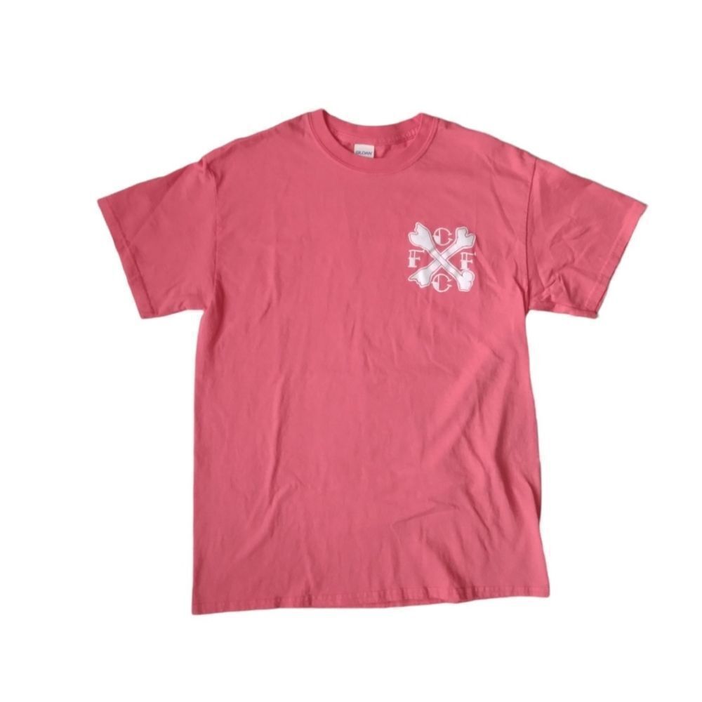 Gildan Salmon Pink Short Sleeve CFCF Crossbones Graphic Print Tee Adult Medium
